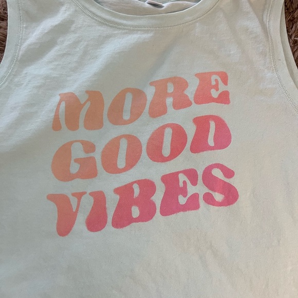 Old navy Women's Graphic Tanktop Size XL - Picture 2 of 6